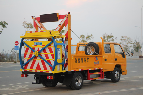 江鈴雙排座藍(lán)牌70K防撞緩沖車